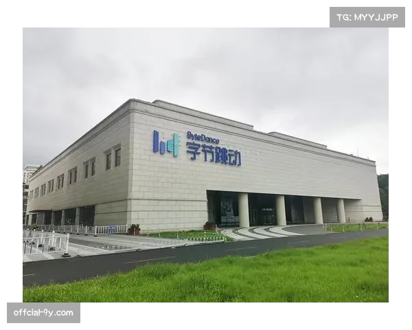 专栏：季后赛高强度对抗下，慢动作回放与多角度镜头的分发满足判罚与观赏双重需求